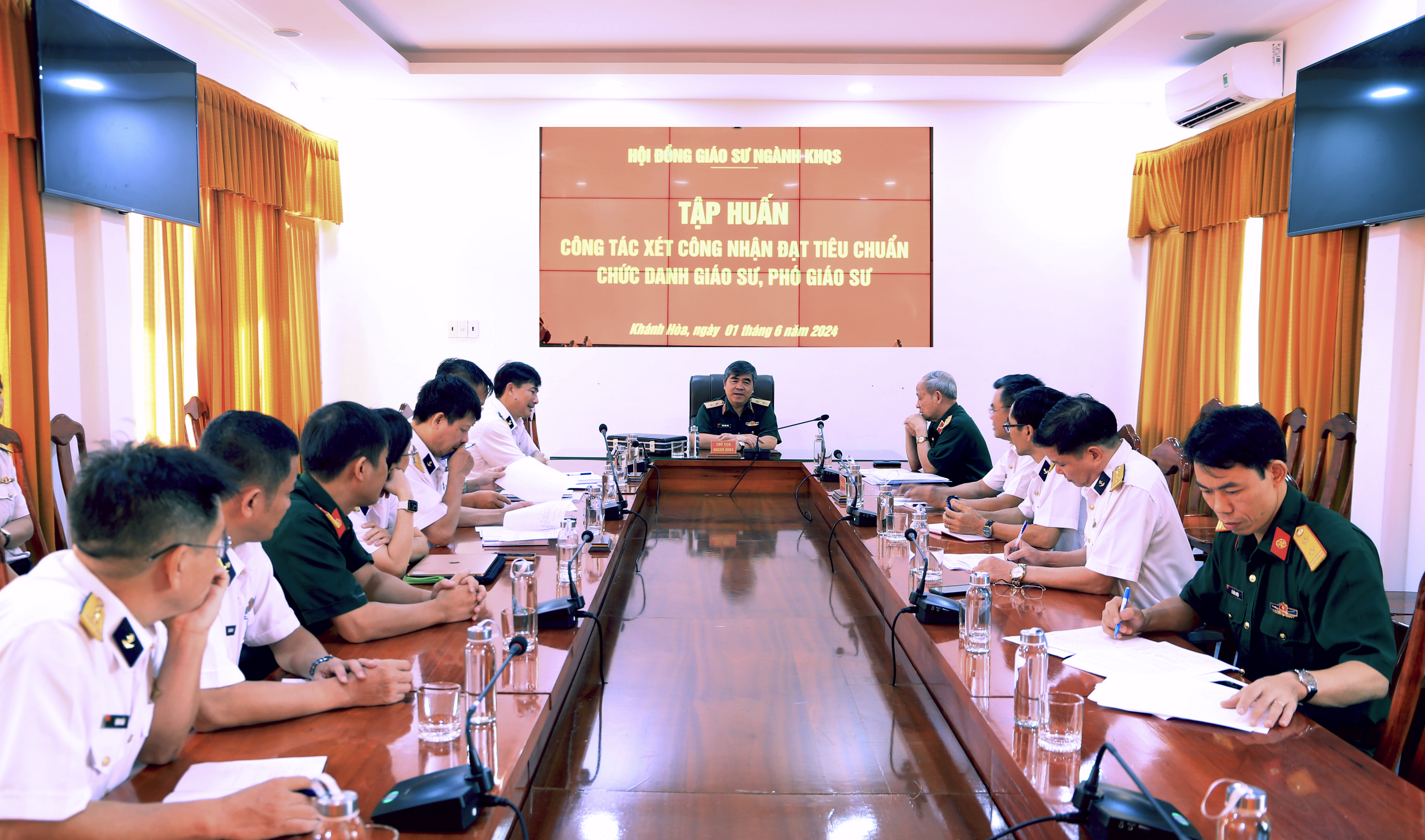 Hội đồng Giáo sư ngành Khoa học Quân sự: Tổ chức tập huấn tại Học viện Hải quân 