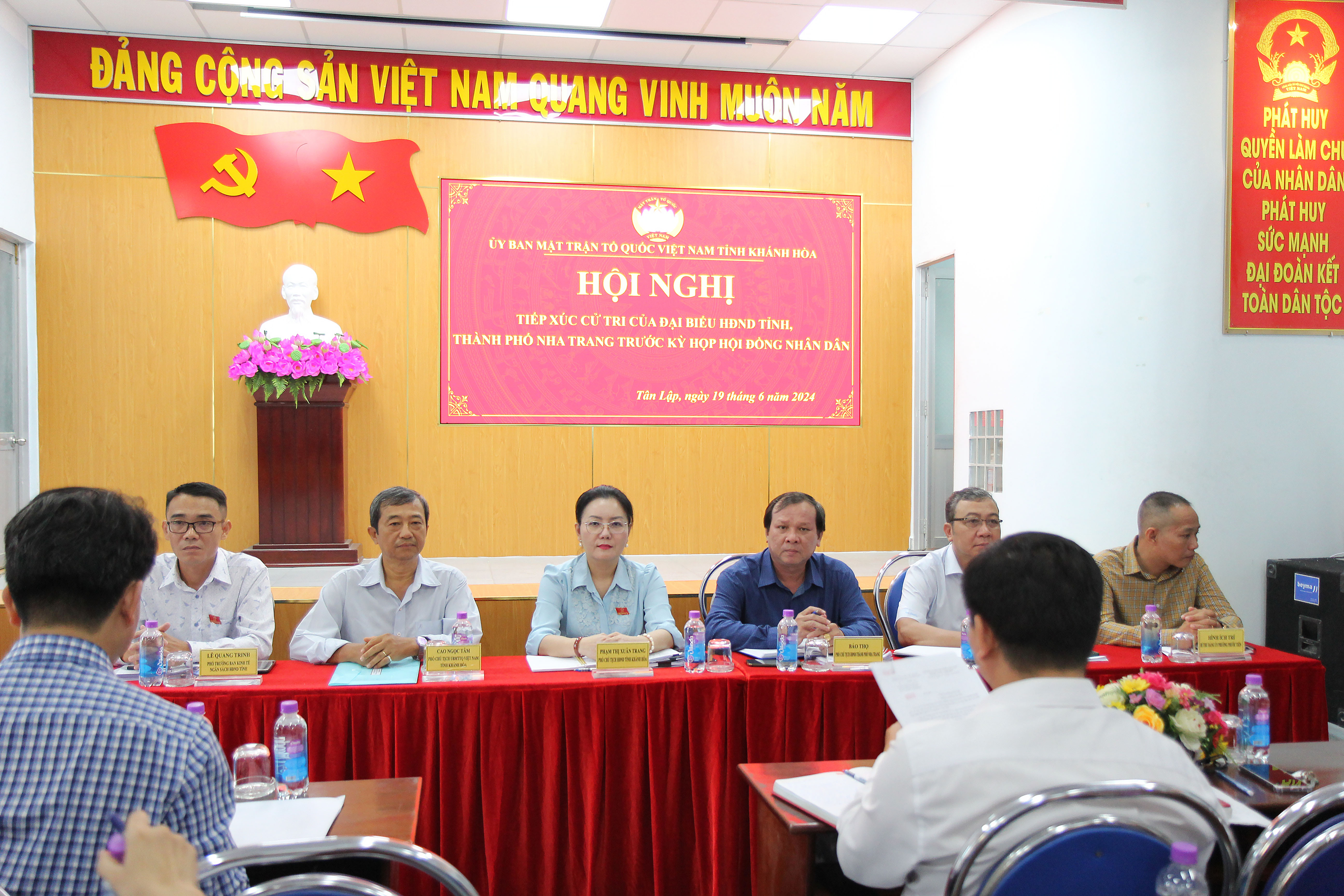 Đại biểu HĐND tỉnh Khánh Hòa và HĐND TP. Nha Trang:: Tiếp xúc cử tri các phường Tân Lập, Phước Tiến, Phước Tân (TP. Nha Trang)