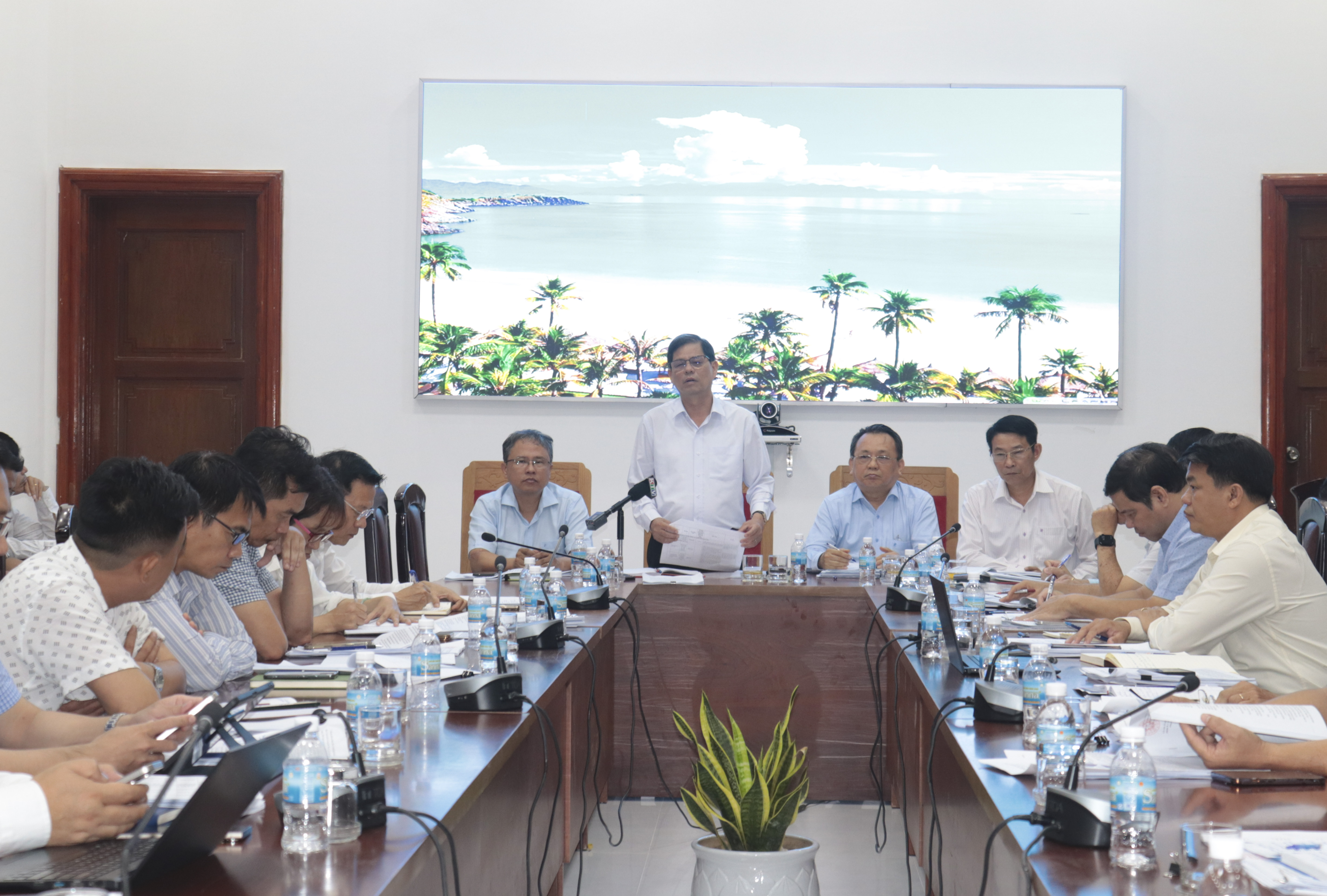 Đẩy nhanh tiến độ thực hiện các dự án trong Khu Kinh tế Vân Phong