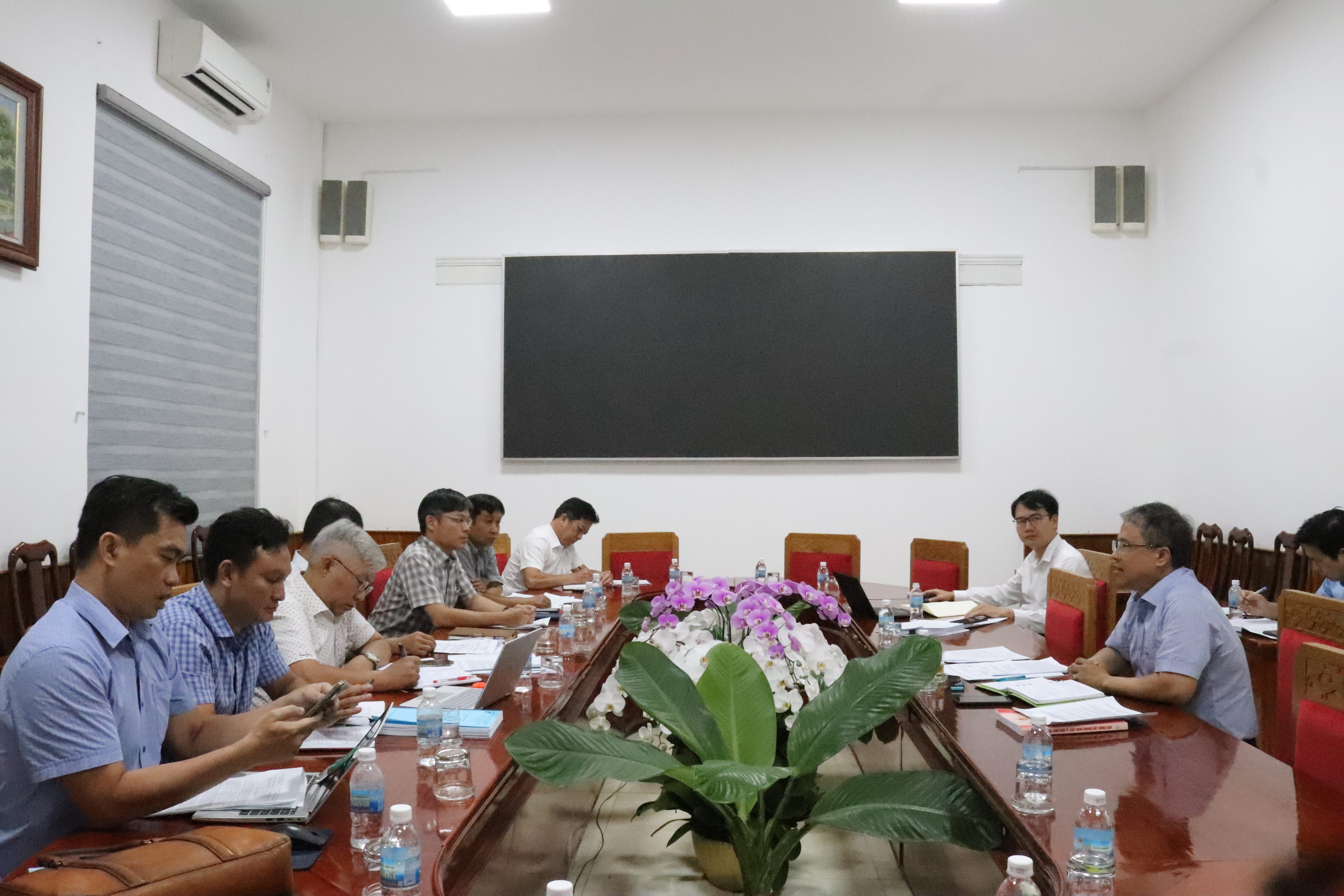 Đẩy nhanh tiến độ xây dựng ban hành văn bản quy định chi tiết thi hành Luật Đất đai, Luật Nhà ở, Luật Kinh doanh bất động sản và Luật Các tổ chức tín dụng