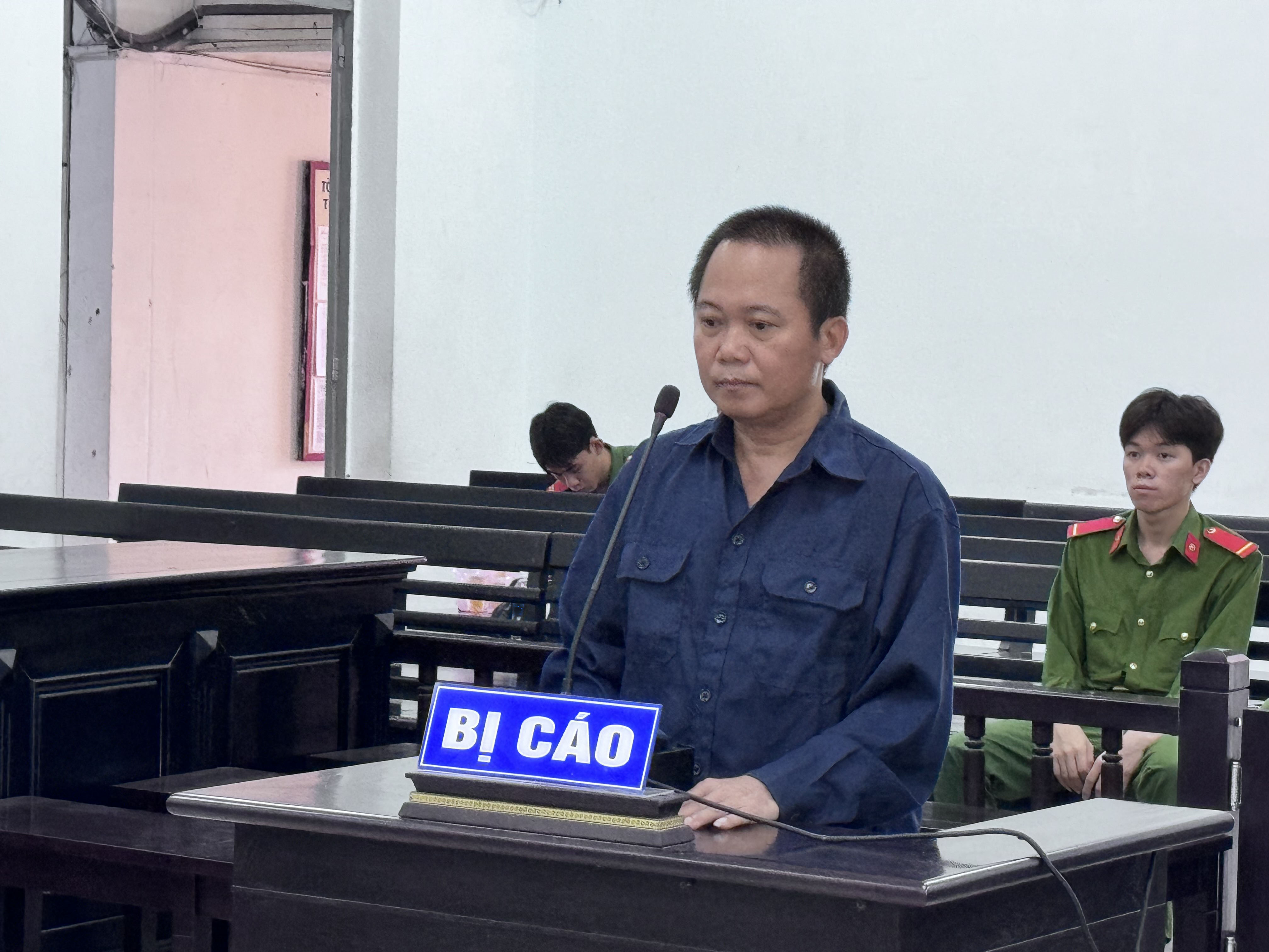 Lãnh 16 năm tù vì đâm chết người làm thuê