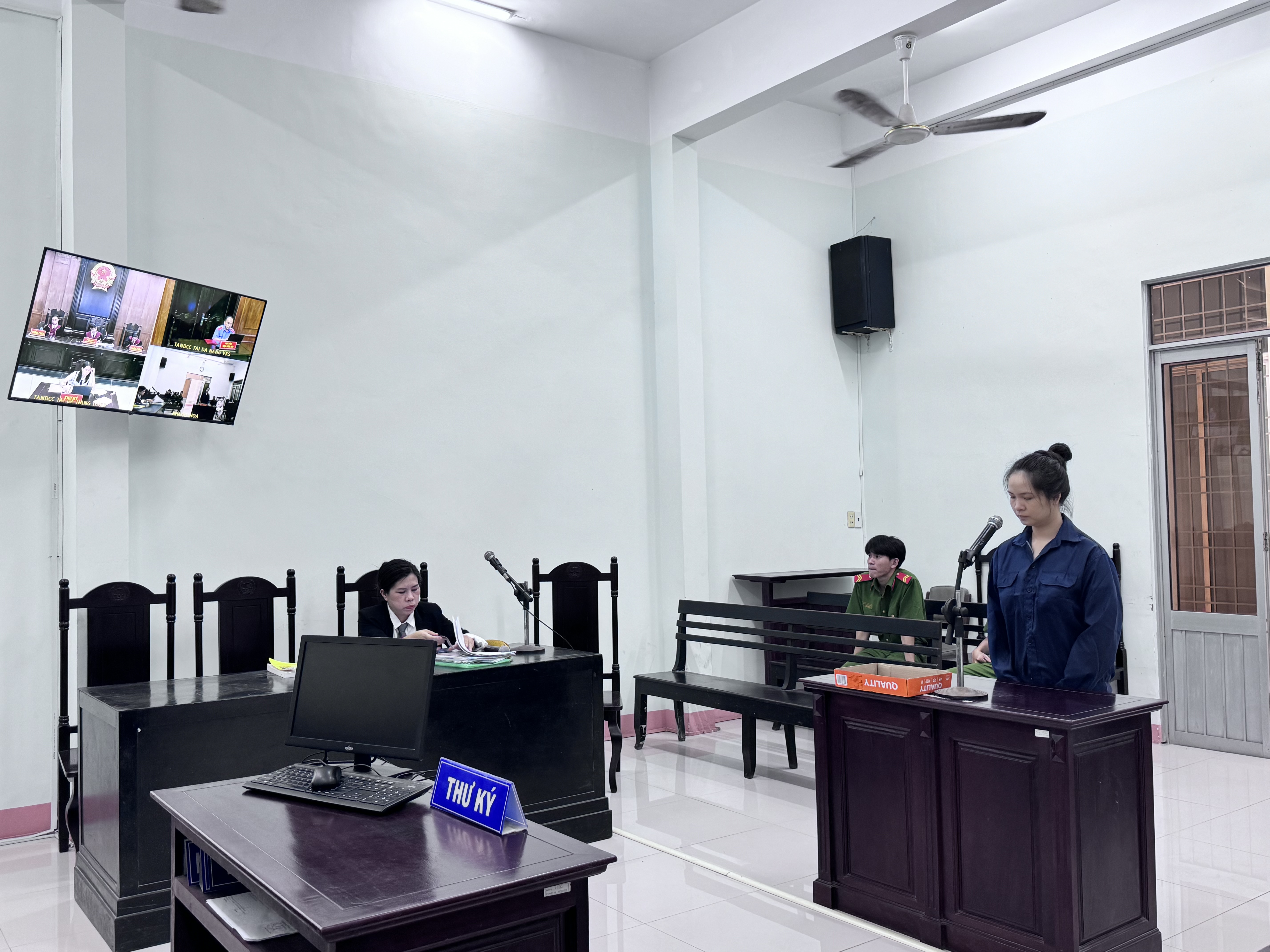 Giảm án cho bị cáo dùng bản sao giấy tờ lừa hàng chục tỷ đồng