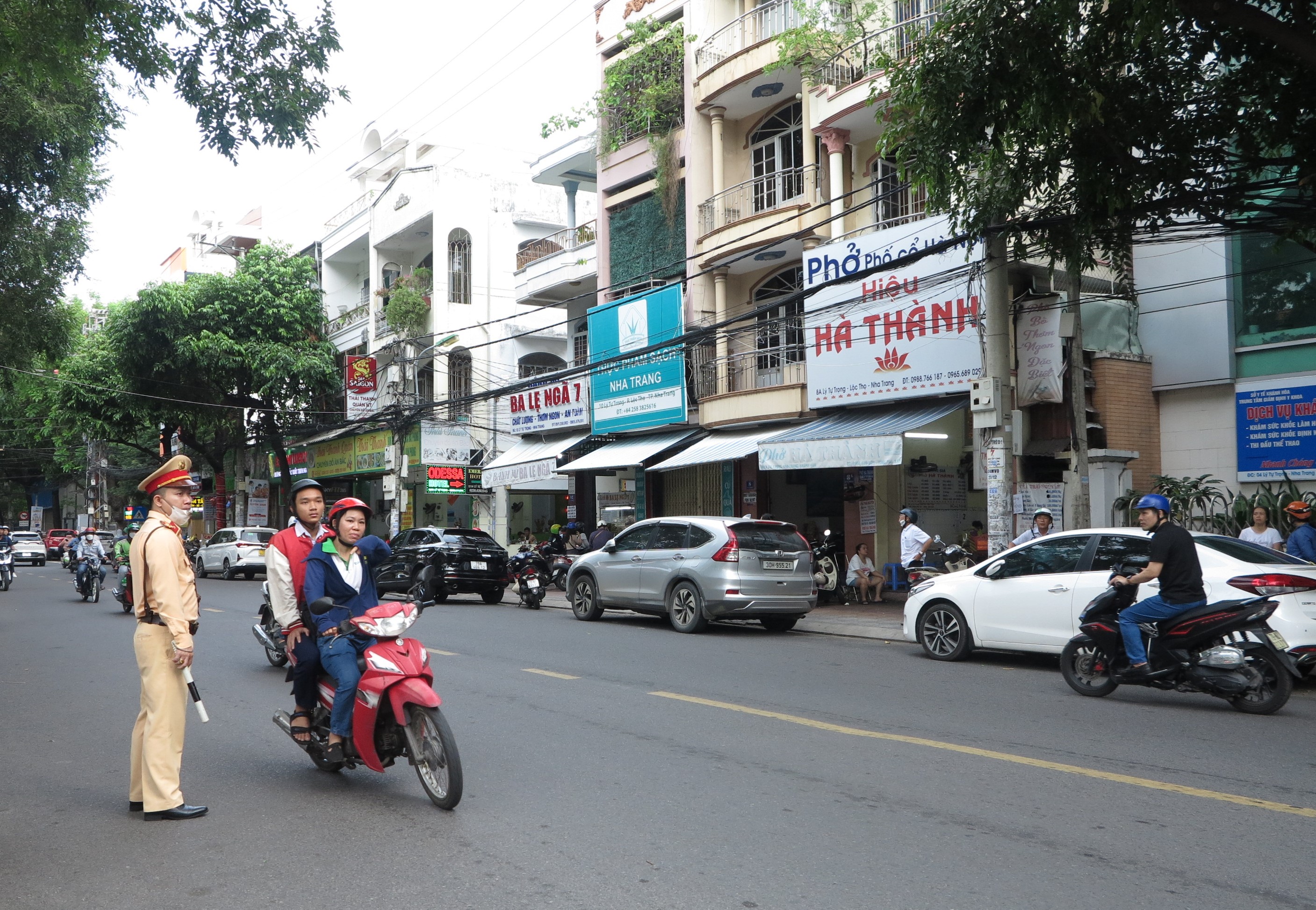 Phát động phong trào thi đua bảo đảm an toàn giao thông trong ngành Giáo dục