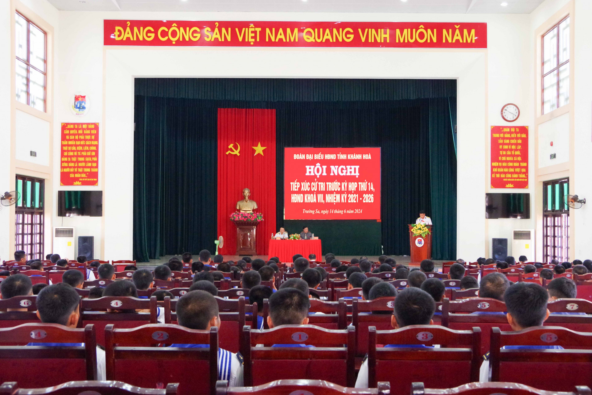 Quang cảnh hội nghị.