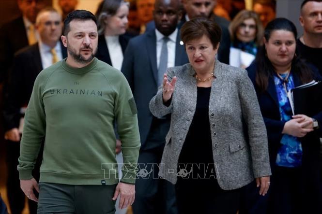 IMF phê duyệt khoản vay 2,2 tỷ USD cho Ukraine