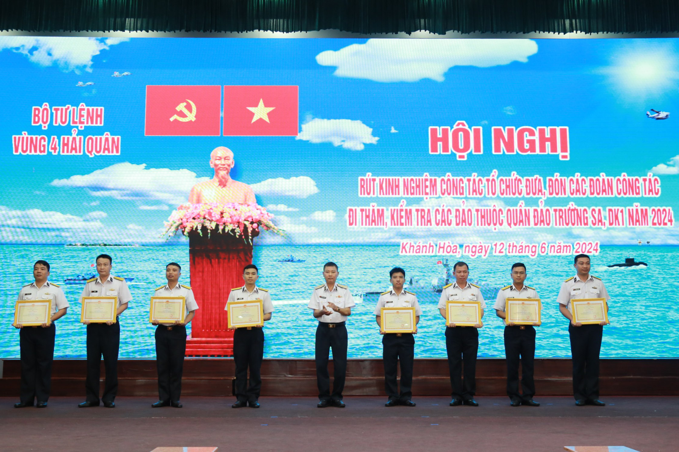 Vùng 4 Hải quân: Rút kinh nghiệm công tác phối hợp tổ chức đoàn kiểm tra, thăm quần đảo Trường Sa, nhà giàn DKI