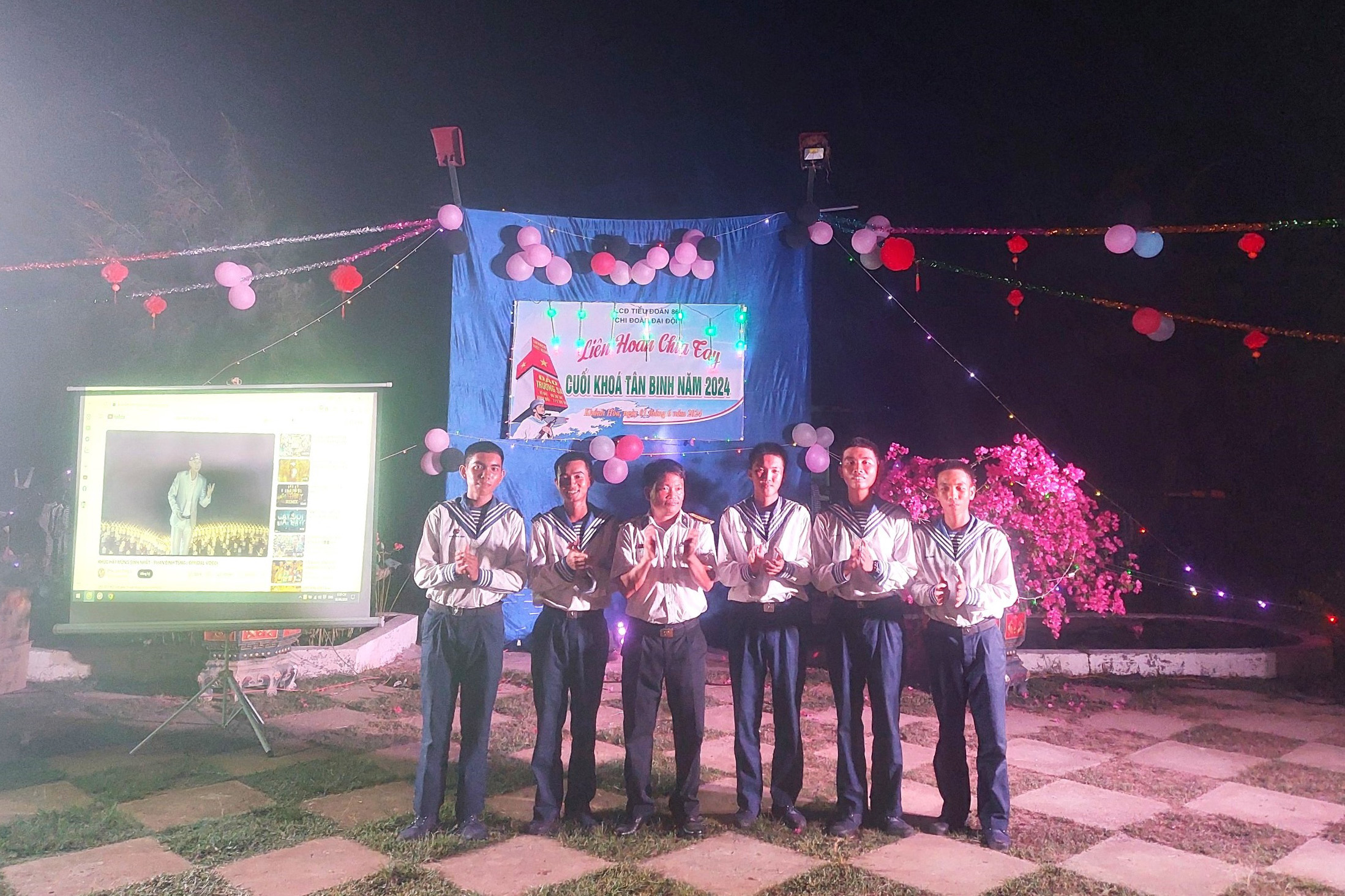 Lữ đoàn 101 tổ chức đêm giao lưu chia tay chiến sĩ mới