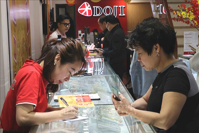 Giá vàng SJC sáng 19/6 ổn định, giá vàng thế giới tăng