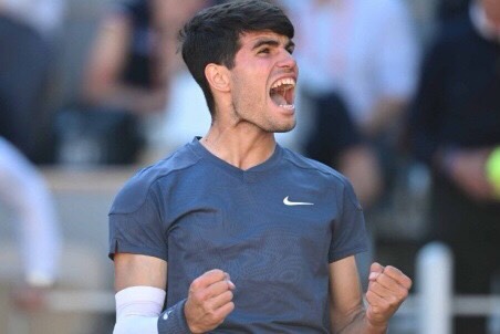 Roland Garros: Alcaraz và Zverev lần đầu tiên gặp nhau trong trận chung kết