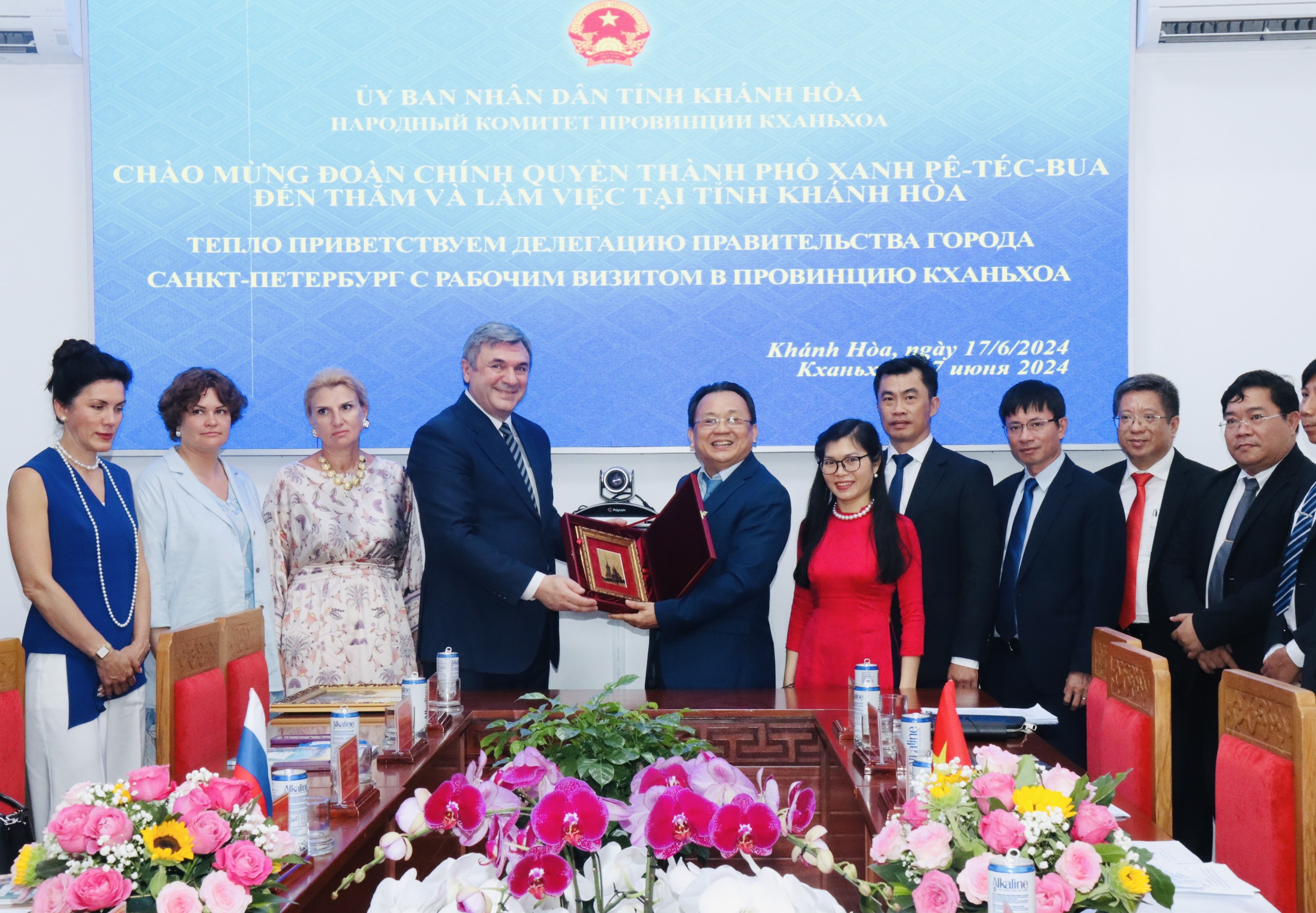 Phó Chủ tịch Thường trực UBND tỉnh Lê Hữu Hoàng tiếp đoàn đại biểu TP. Saint Petersburg, Liên bang Nga