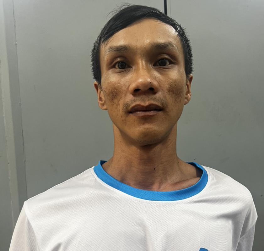 Đang trên đường đi bán ma túy thì gặp Cảnh sát