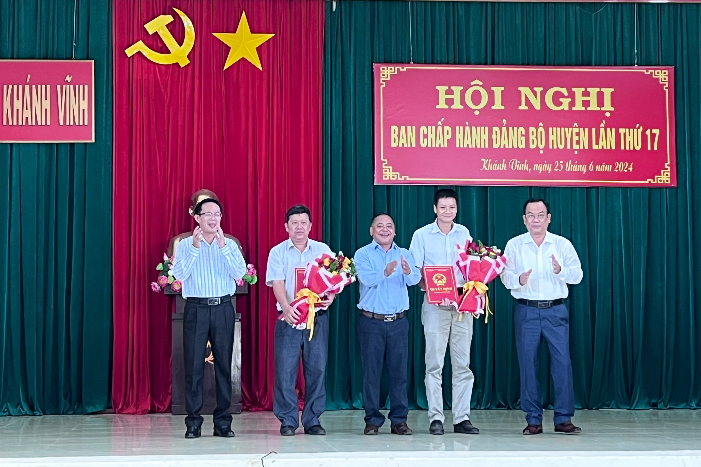 Hội nghị Ban Chấp hành Đảng bộ huyện Khánh Vĩnh lần thứ 17