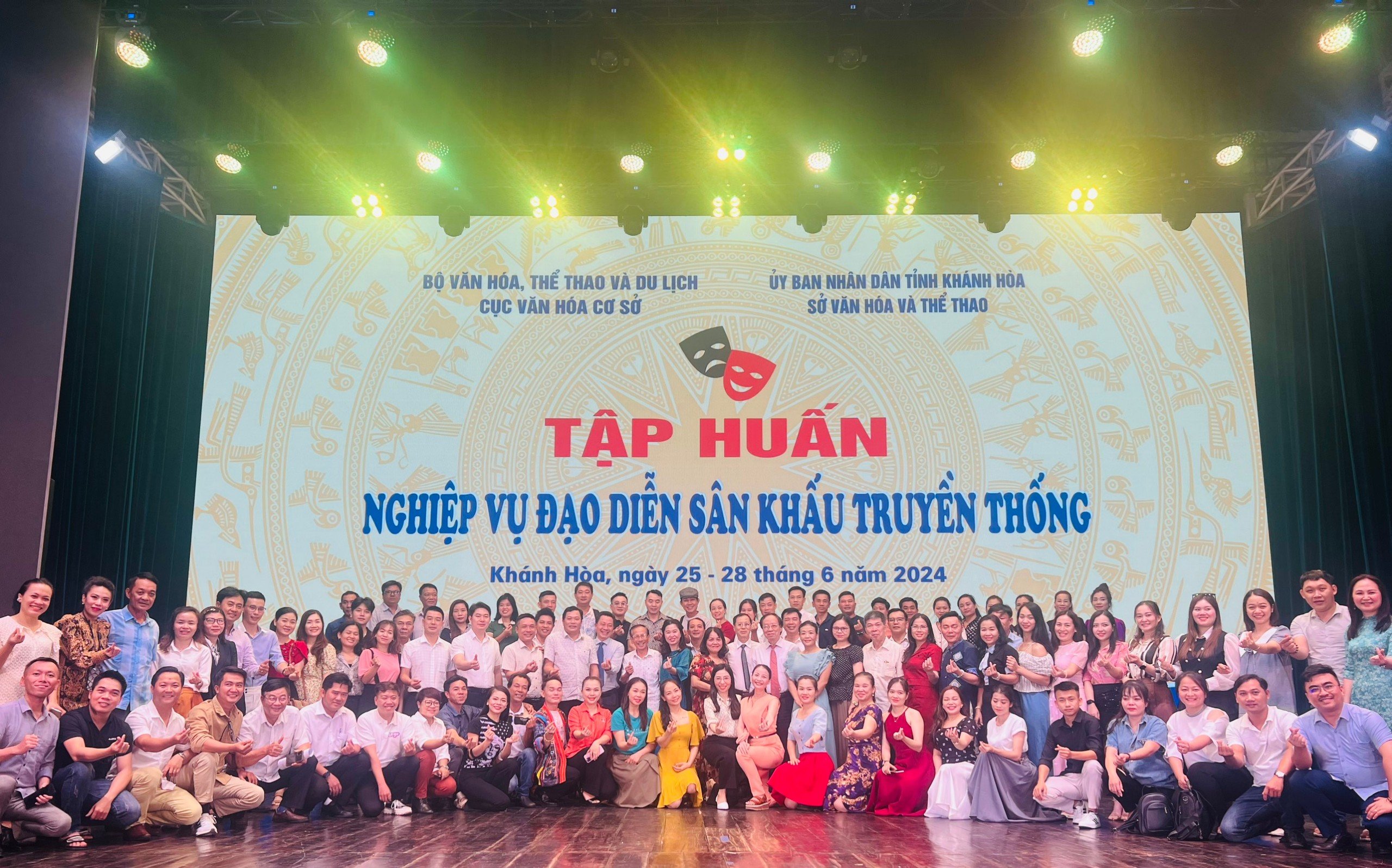 Bồi dưỡng kiến thức, kỹ năng nghiệp vụ đạo diễn sân khấu truyền thống cho 129 học viên