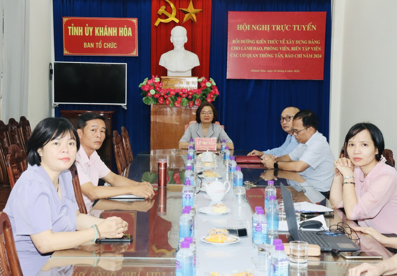 Bồi dưỡng kiến thức về xây dựng Đảng cho lãnh đạo, phóng viên, biên tập viên các cơ quan thông tấn, báo chí