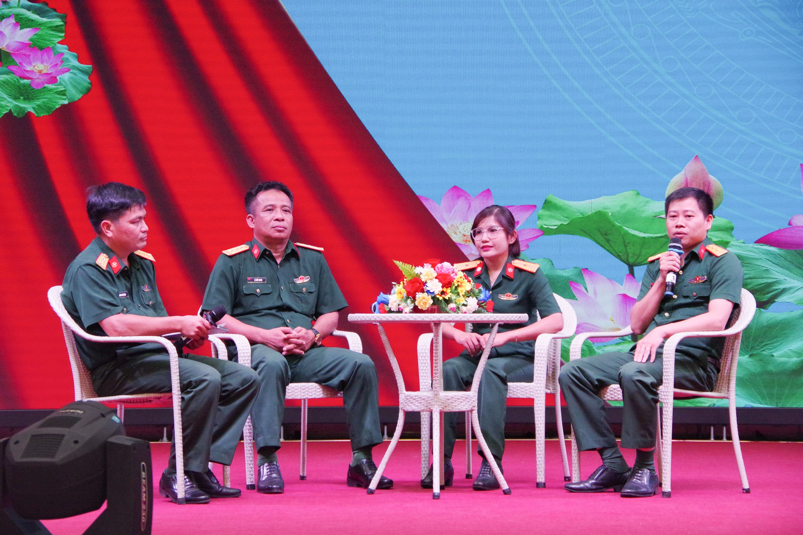 Trường Sĩ quan Thông tin:: Tọa đàm “Nâng cao nhận thức, trách nhiệm của quân nhân đối với bản thân, gia đình, đồng đội và đơn vị”