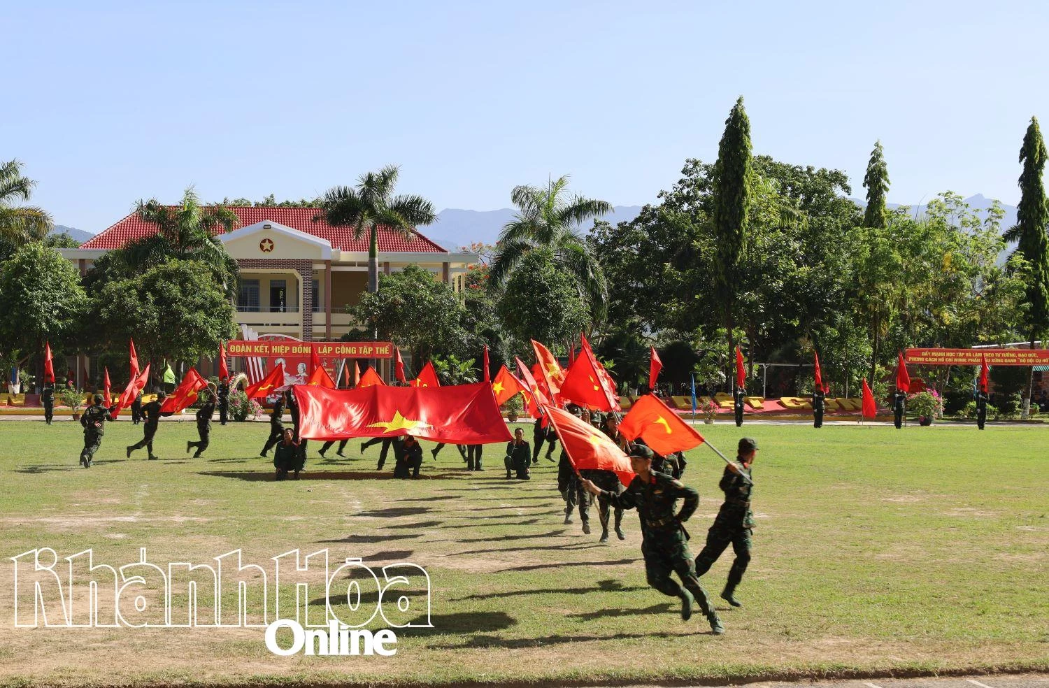 Chương trình nghệ thuật chào mừng buổi lễ.