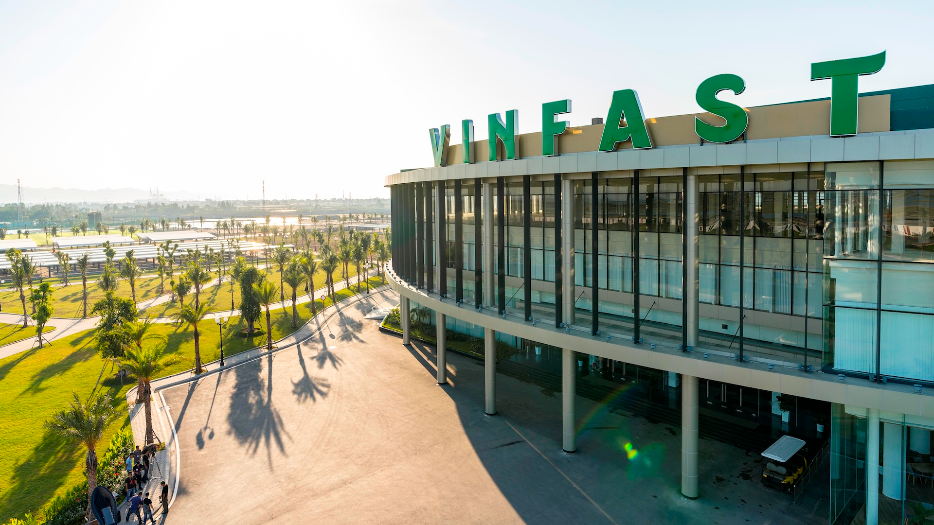 VinFast sẽ mở rộng hệ thống nhà cung cấp nội địa một cách toàn diện và sâu rộng trên quy mô toàn quốc để đáp ứng kế hoạch mở rộng sản xuất lên tới 1 triệu xe mỗi năm