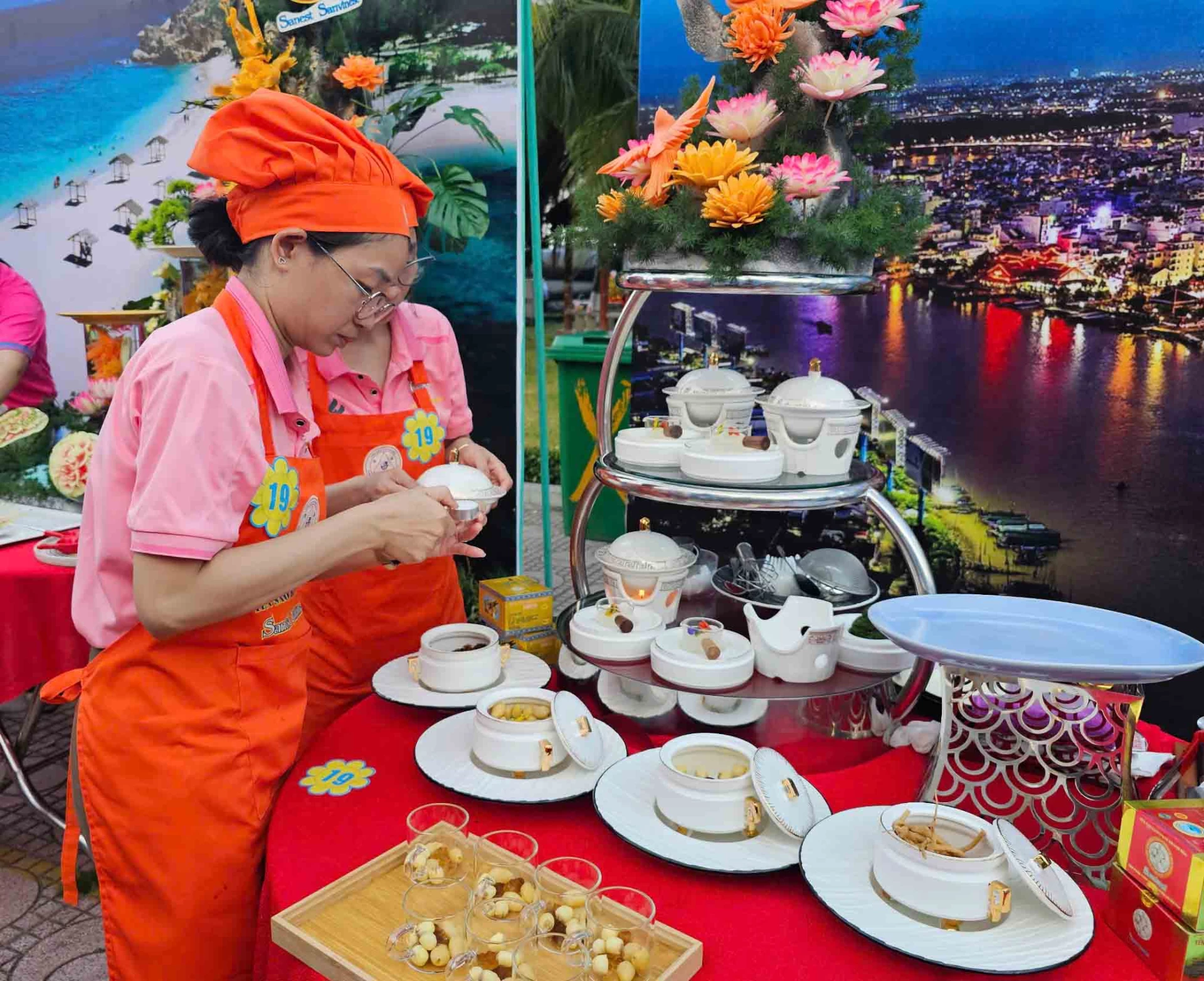 8 giờ ngày 6-6, Báo Khánh Hòa  livestream  Hội nghị khách hàng Yến sào Khánh Hòa