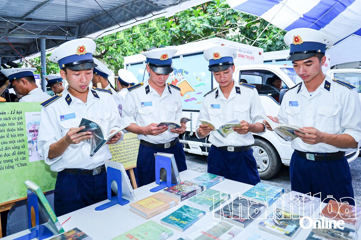 Sắc màu lễ hội sách