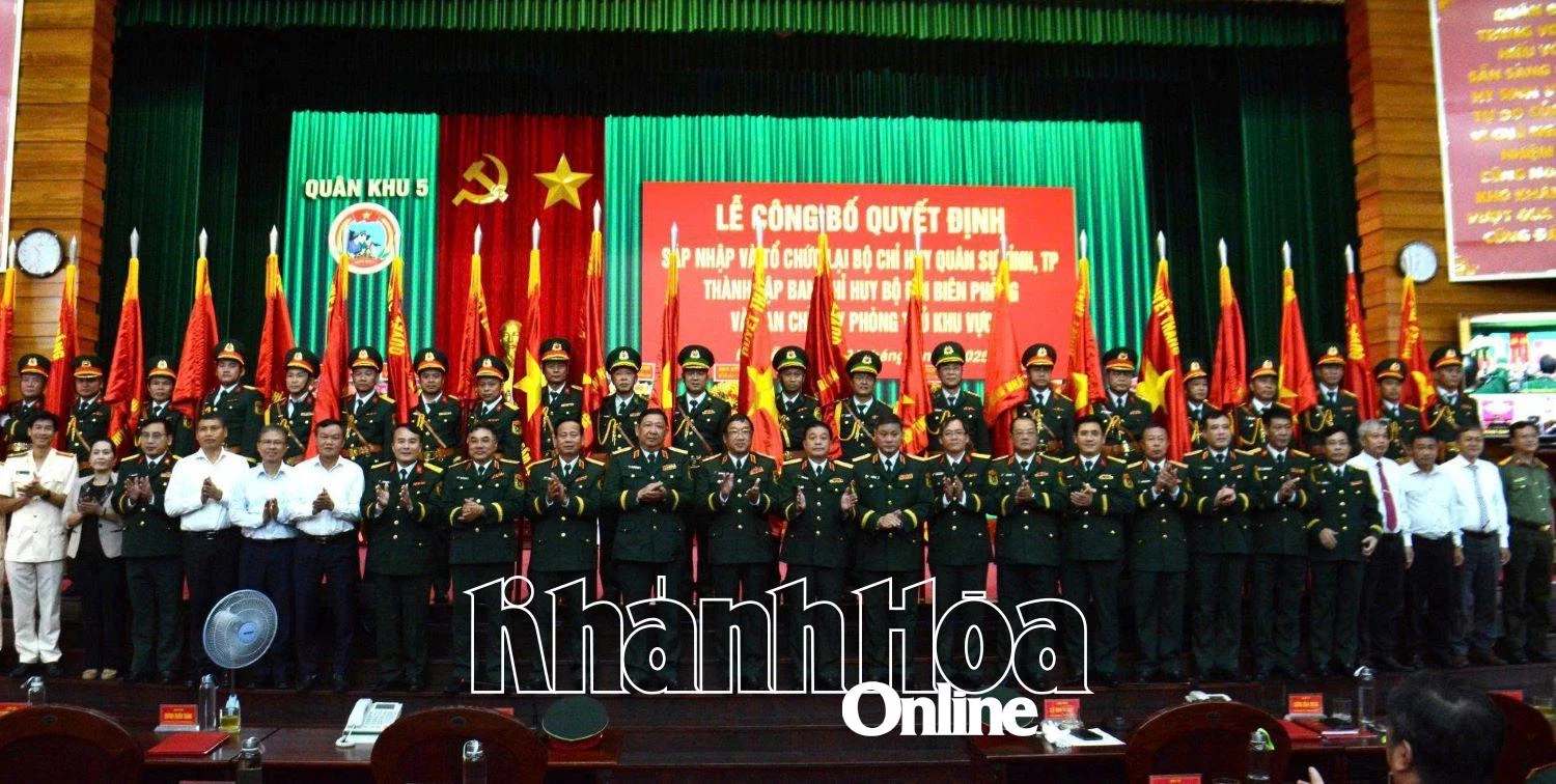 Quân khu 5 công bố các quyết định sáp nhập và tổ chức lại cơ quan quân sự địa phương