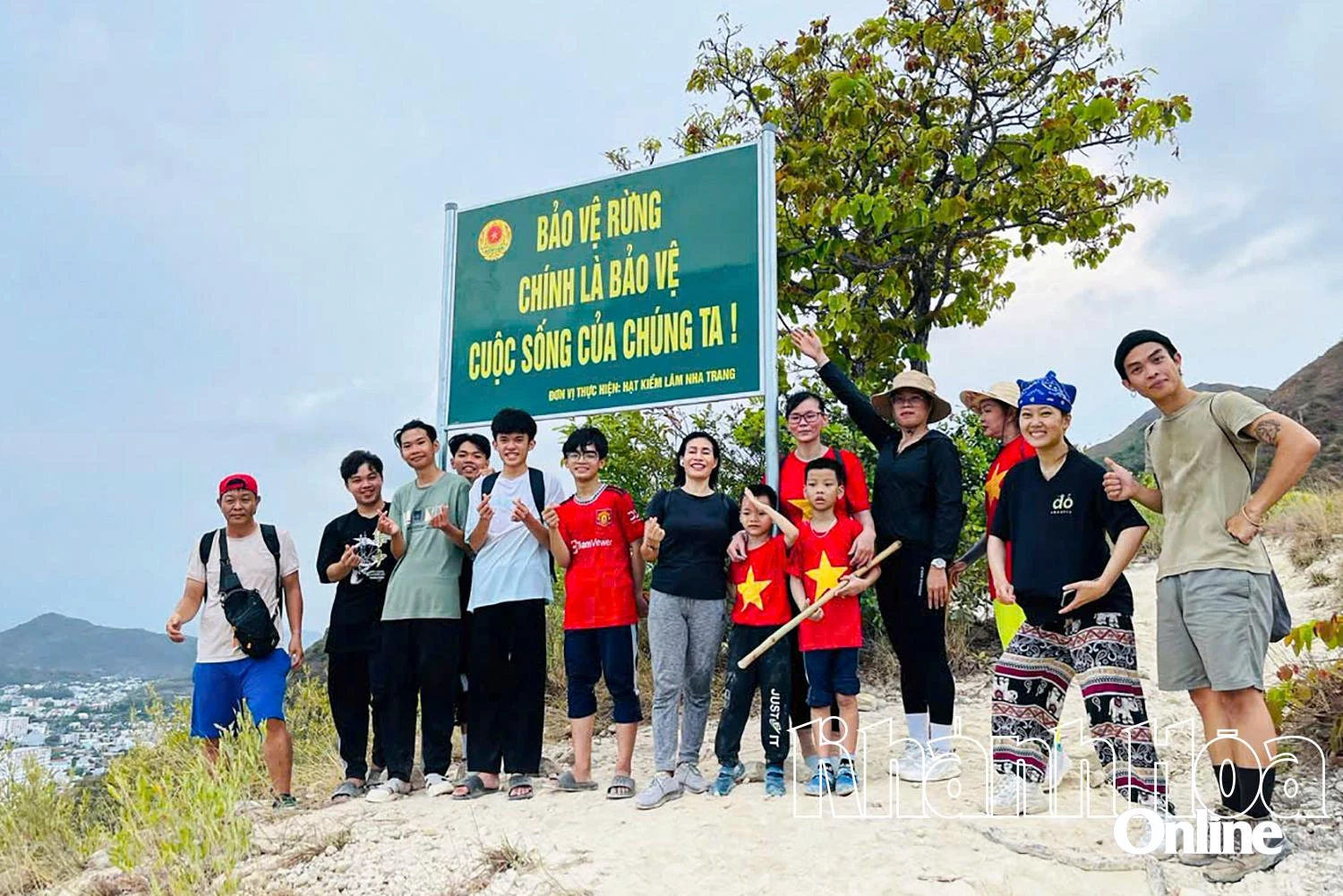 Cần quản lý chặt hoạt động leo núi tự phát 