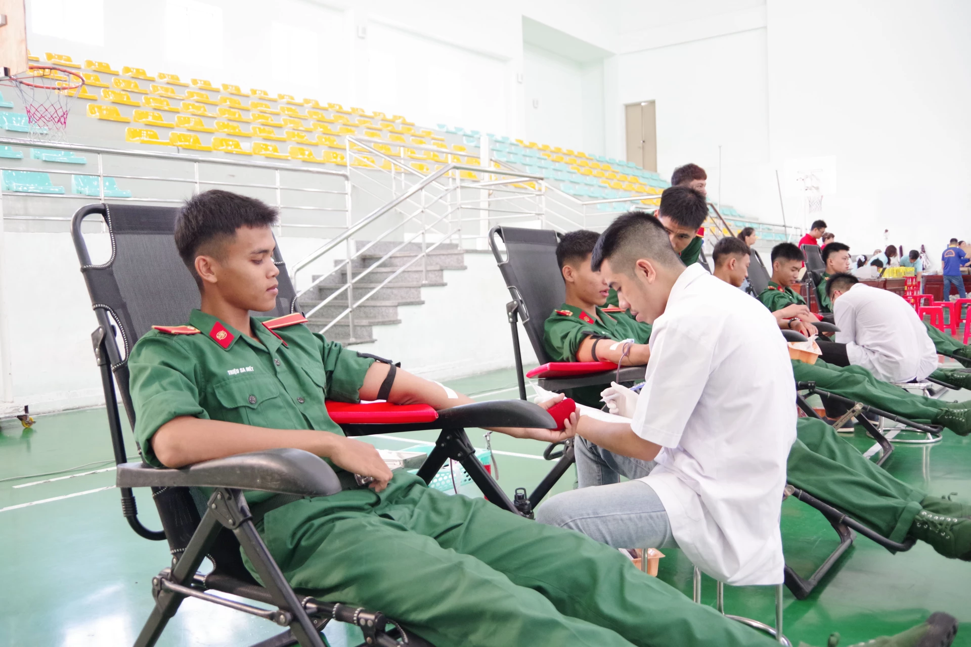 Ngày hội hiến máu tình nguyện tại Trường Sĩ quan Thông tin