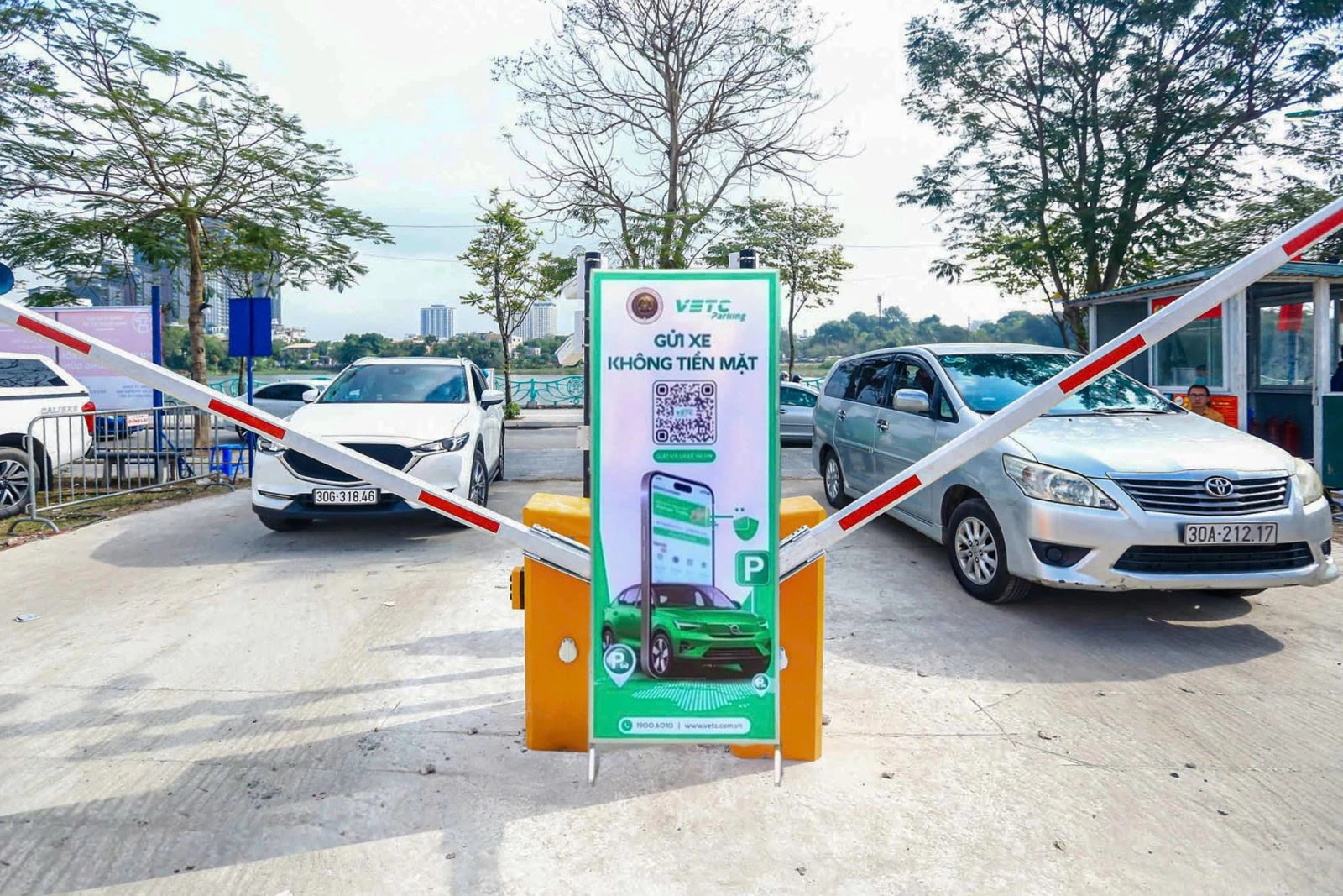 Một số công ty ô tô liên kết ứng dụng hỗ trợ thanh toán không tiền mặt trong hệ sinh thái giao thông hiện đại. Ảnh: CTV
