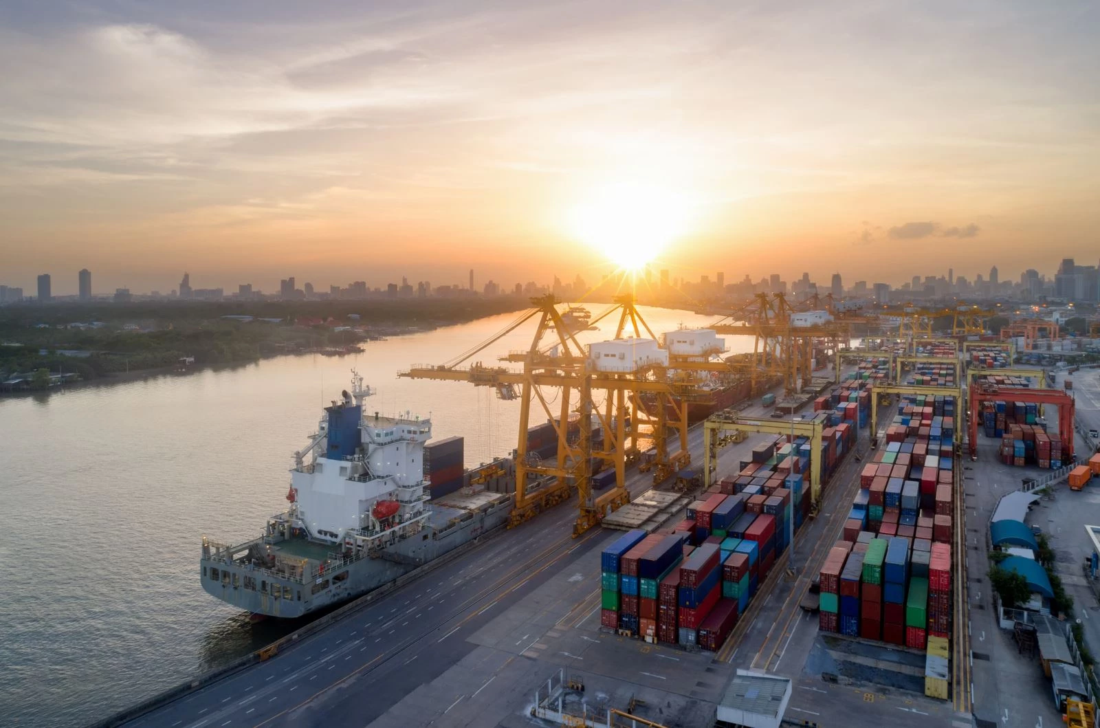 Dự báo GDP của Việt Nam trong quý II/2025 khoảng 6%