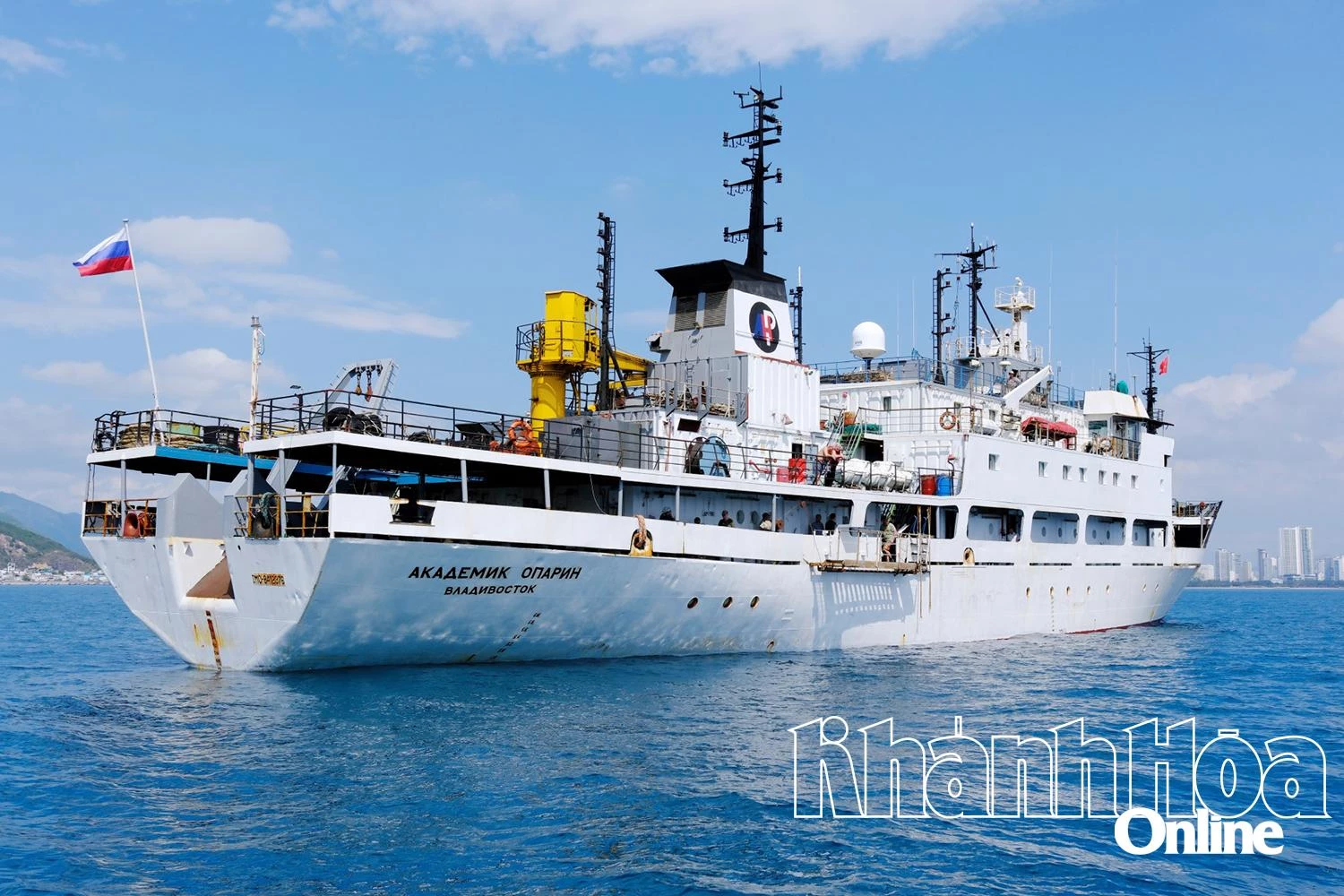 Tàu Viện sĩ Oparin và những chuyến khảo sát về khoa học biển