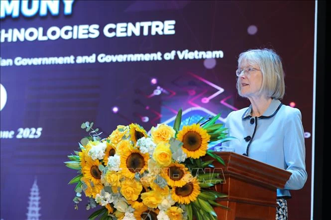 Đại sứ Gillian Bird phát biểu tại sự kiện.
