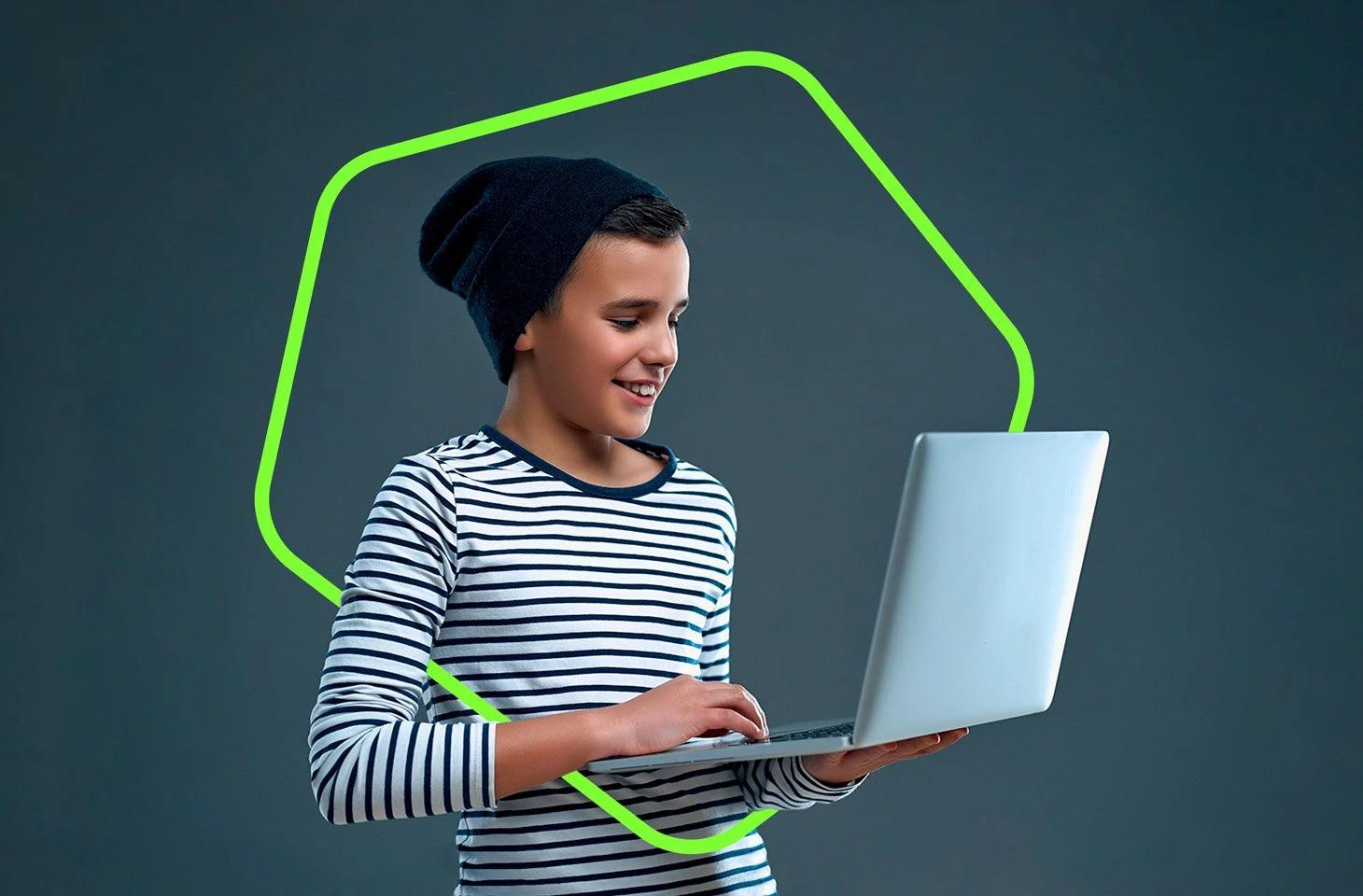 Các chuyên gia khuyến nghị nên bảo vệ trẻ em trước nền tảng xã hội và rủi ro kỹ thuật số. Ảnh minh hoạ