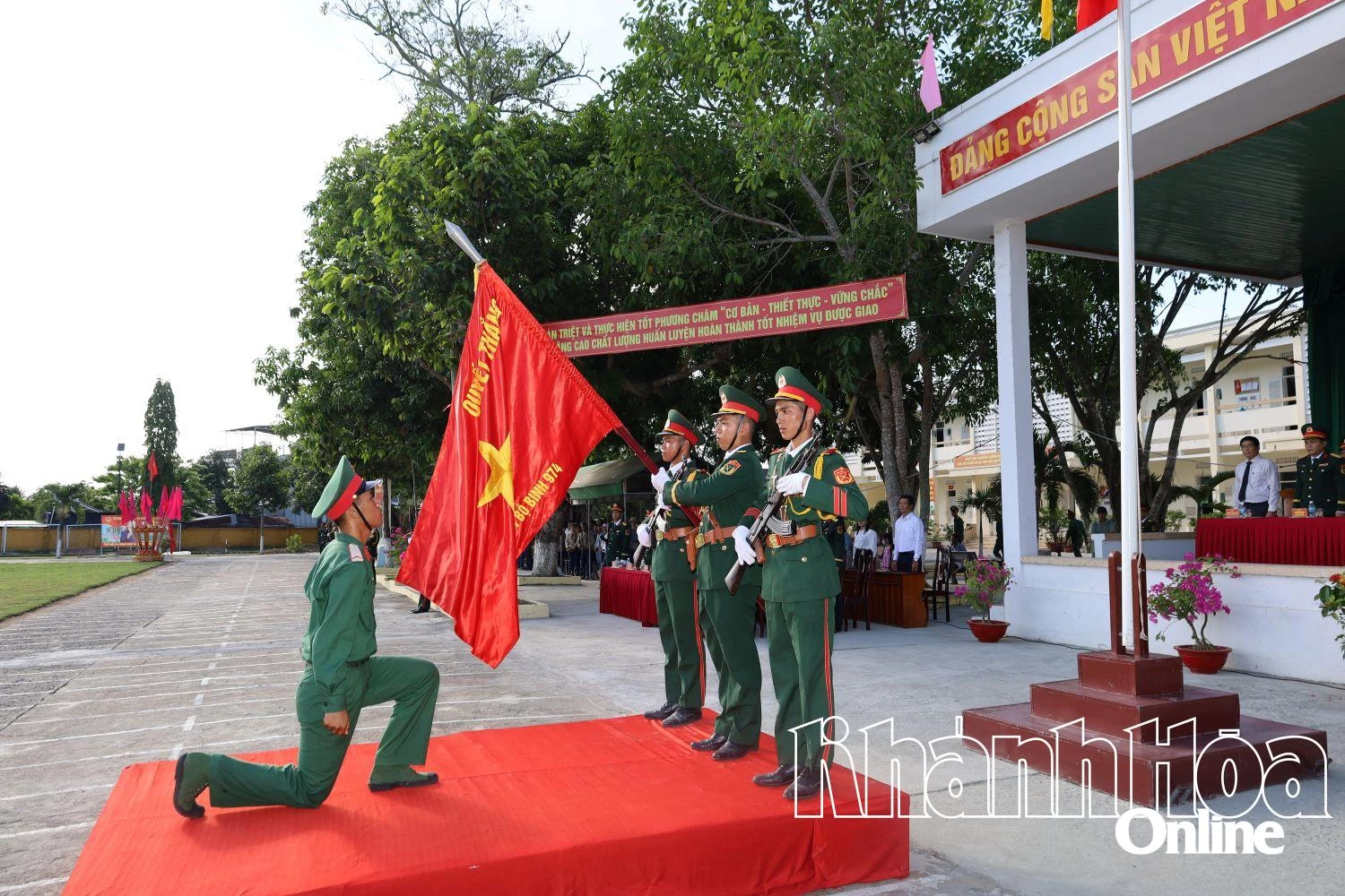 Trung đoàn Bộ binh 974 tổ chức lễ tuyên thệ chiến sĩ mới năm 2025