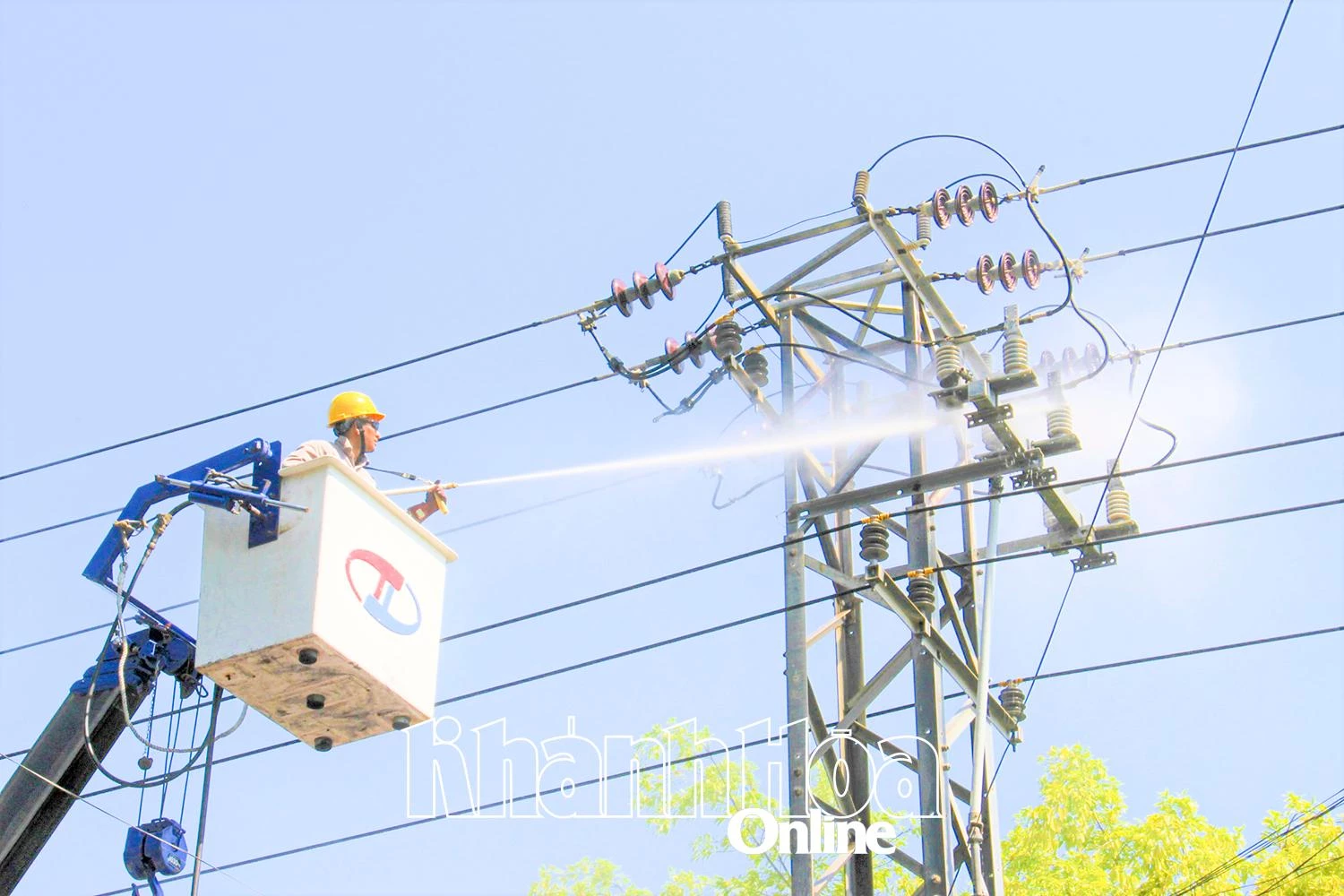 Công ty Cổ phần Điện lực Khánh Hòa: Đồng hành với Khánh Hòa vươn tầm