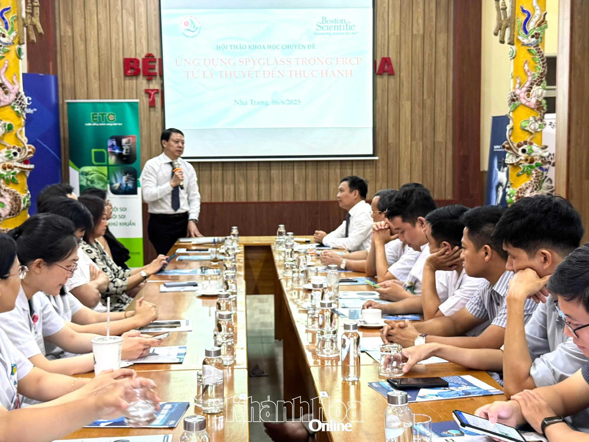 Quang  cảnh buổi hội thảo