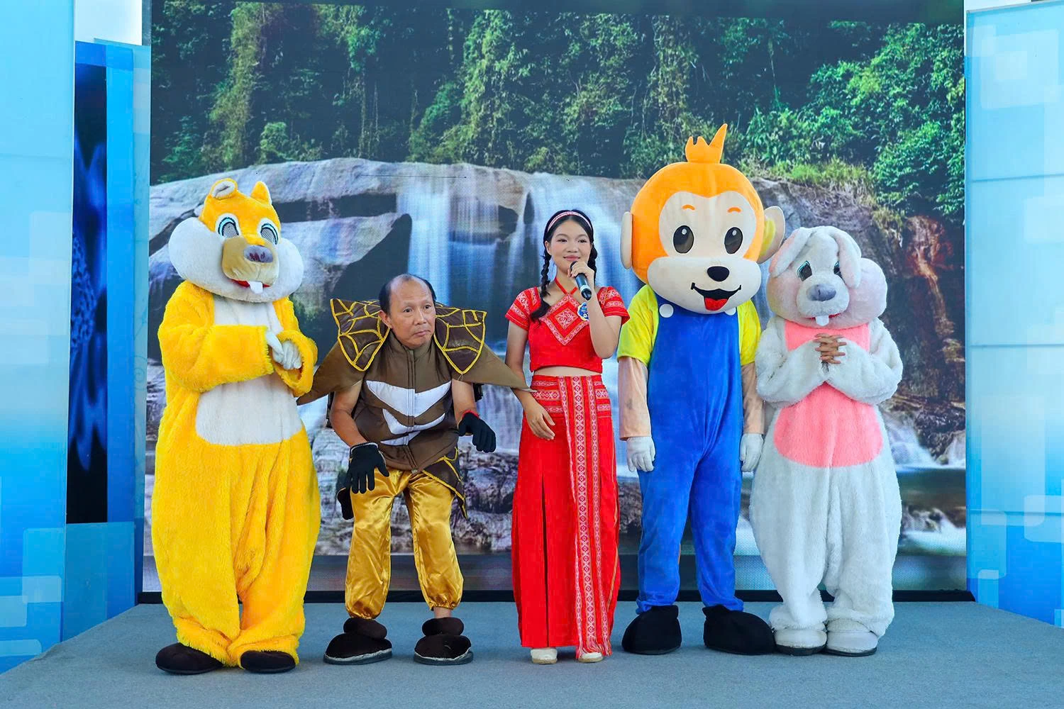 VIDEO: Sôi nổi vòng bán kết cuộc thi “Tìm kiếm tài năng MC nhí 2025”