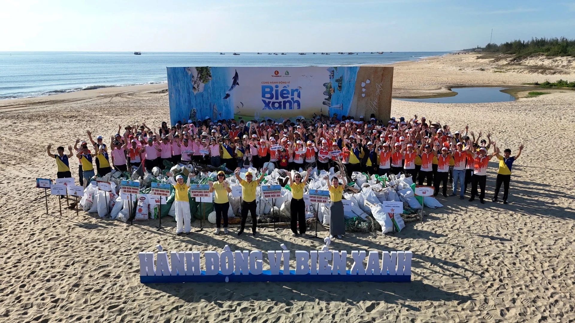 Chiến dịch “Cùng hành động vì biển xanh” được Quỹ Vì tương lai xanh phát động đồng thời tại 28 tỉnh, thành.