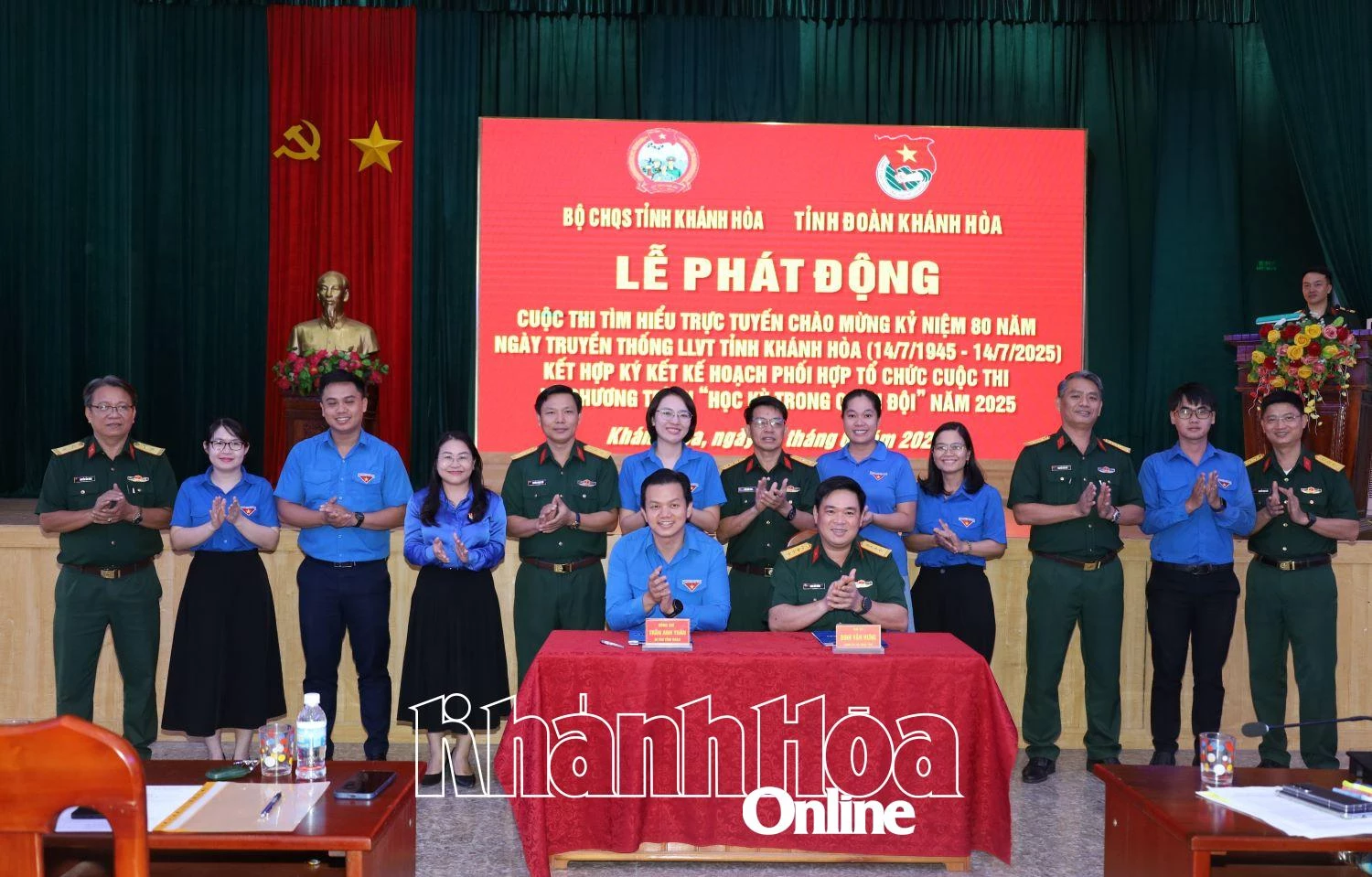 Lãnh đạo 2 đơn vị ký kết kế hoạch phối hợp thực hiện chương trình “Học kỳ trong quân đội” năm 2025.