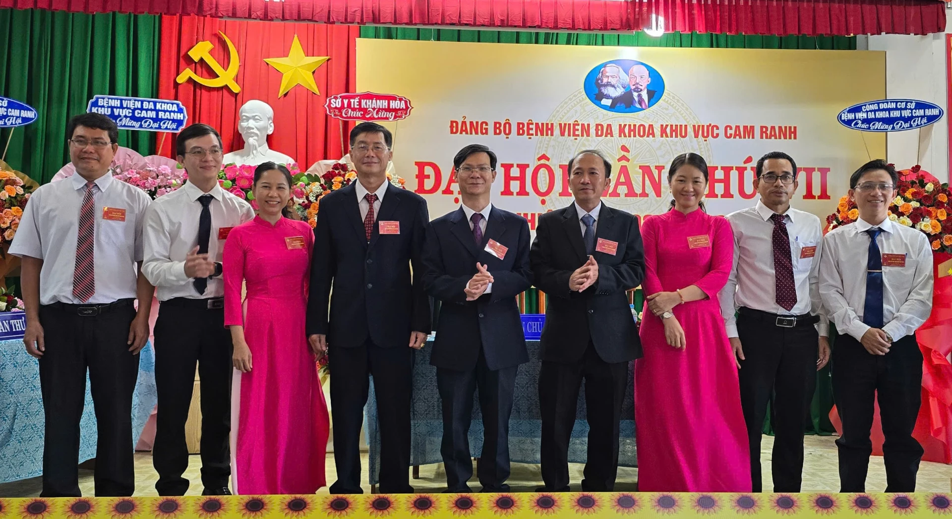 Ra mắt Ban Chấp hành Đảng bộ Bệnh viện Đa khoa khu vực Cam Ranh nhiệm kỳ 2025-2030