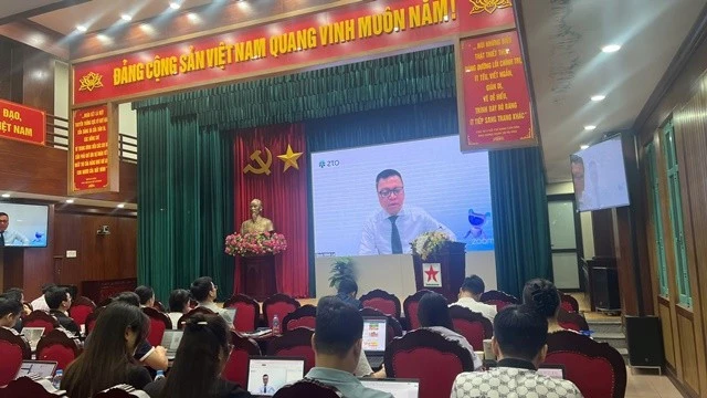 Nhà báo Lê Quốc Minh – Ủy viên Trung ương Đảng, Phó Trưởng Ban Tuyên giáo và Dân vận Trung ương, Tổng Biên tập Báo Nhân Dân, Chủ tịch Hội Nhà báo Việt Nam phát biểu khai giảng khóa học.