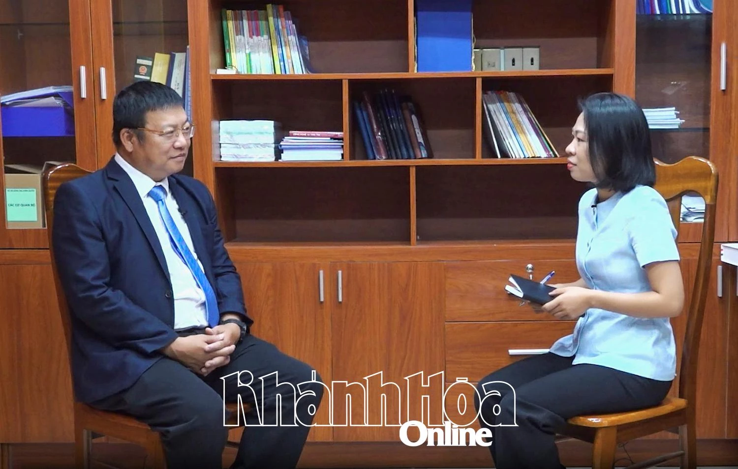 Phóng viên Kim Dung phỏng vấn Giám đốc Sở Giáo duc và Đào tạo cho chuyên mục Vấn đề hôm nay, tháng 9-2024.