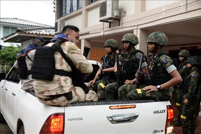 Thái Lan và Campuchia tăng cường quân đội dọc biên giới tranh chấp