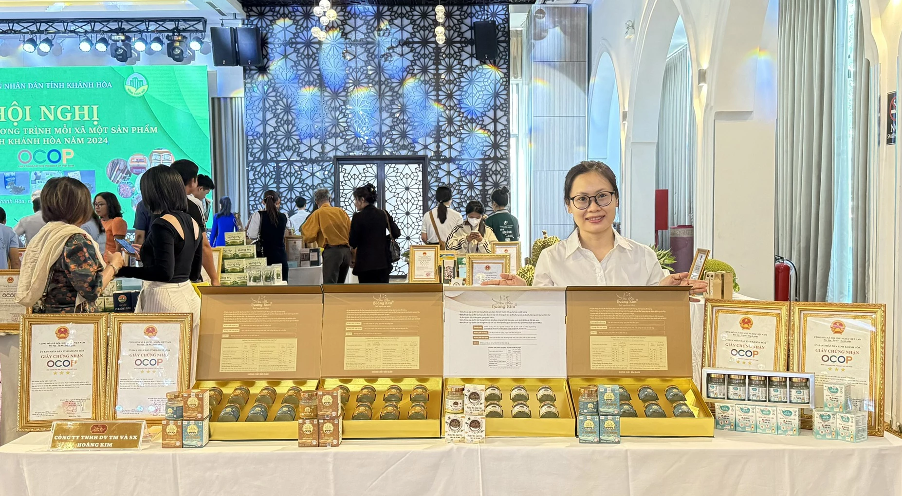 Bộ sản phẩm tổ yến chưng đạt chuẩn OCOP 4 sao – kết tinh từ tâm huyết, chất lượng và tiêu chuẩn khắt khe của Yến Sào Hoàng Kim.