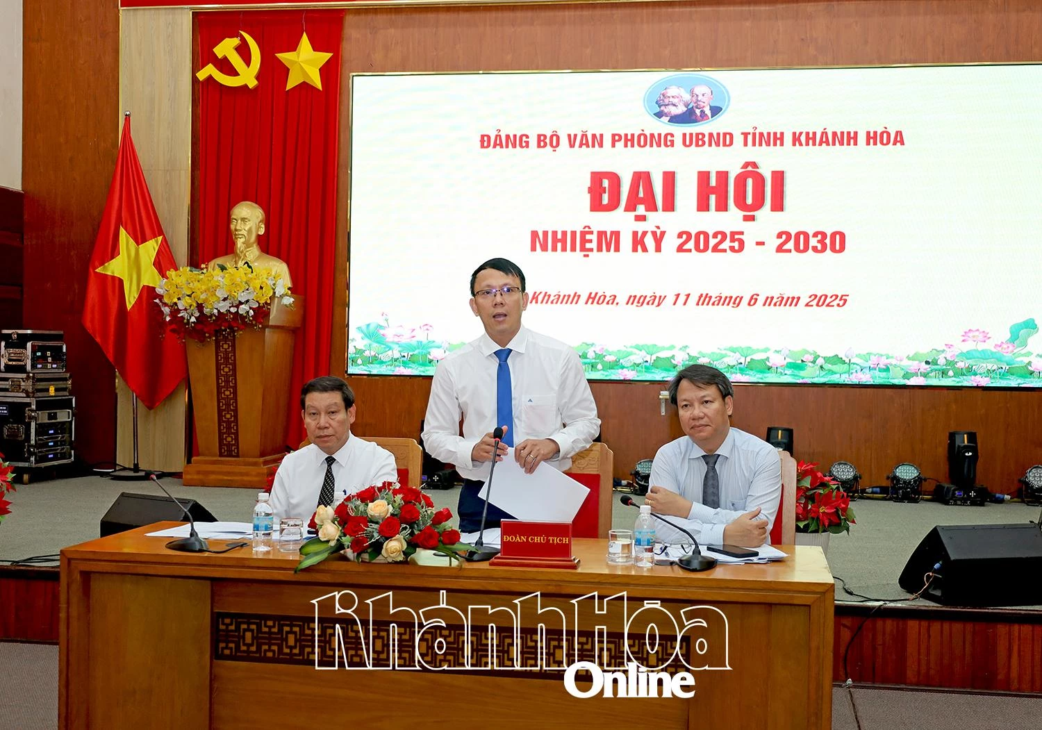 Chủ trì Đại hội. 