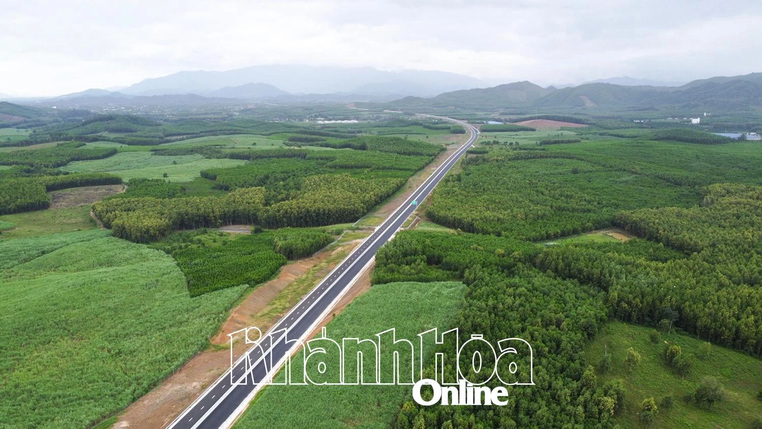 Phát triển hạ tầng giao thông đồng bộ, hiện đại