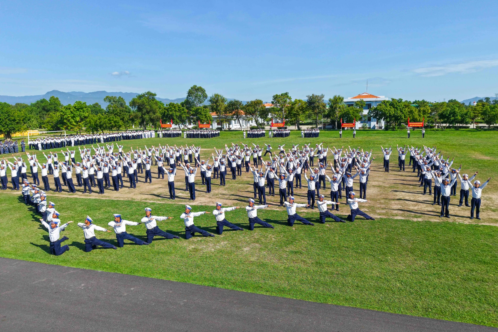 Chăm lo đời sống tinh thần cho bộ đội