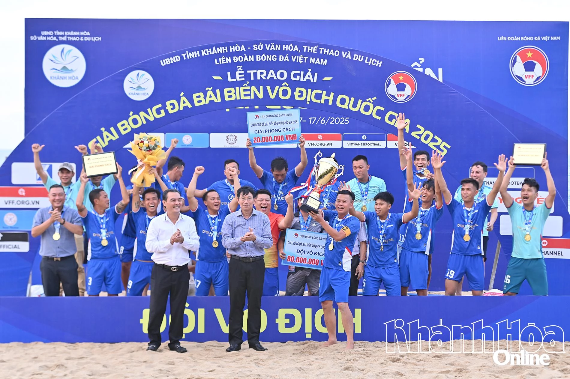 Đội bóng Khánh Hòa vô địch Giải bóng đá bãi biển vô địch quốc gia