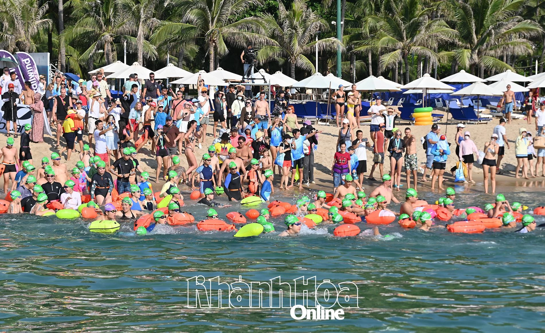 Các vận động viên trong nước và quốc tế thi đấu tại giải.