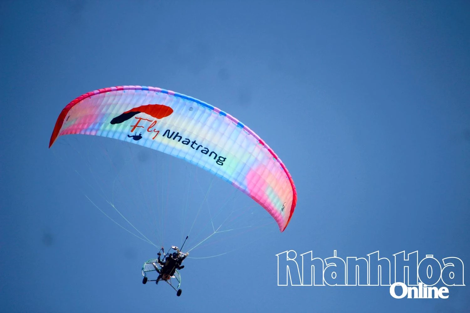 Paragliding show over Nha Trang Beach