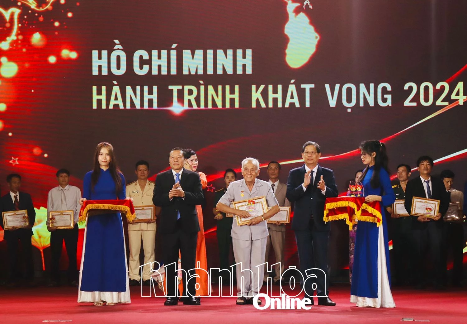 Tổng kết 10 năm thực hiện Chỉ thị số 05 của Bộ Chính trị về đẩy mạnh học tập và làm theo tư tưởng, đạo đức, phong cách Hồ Chí Minh: Học tập và làm theo Bác góp phần quan trọng vào việc xây dựng tỉnh Khánh Hòa giàu đẹp