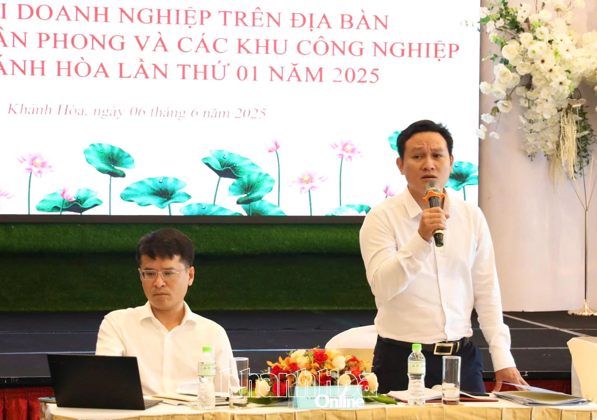 Ban Quản lý Khu Kinh tế Vân Phong đối thoại với các doanh nghiệp 